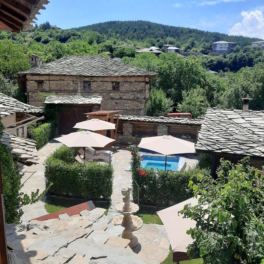 Семеен Хотел Скендерова Къща Leshten Exterior foto