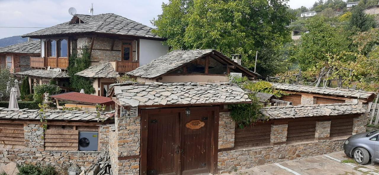 Семеен Хотел Скендерова Къща Leshten Exterior foto