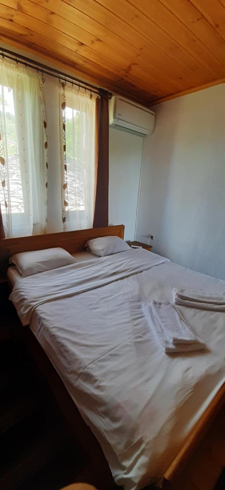 Семеен Хотел Скендерова Къща Leshten Zimmer foto