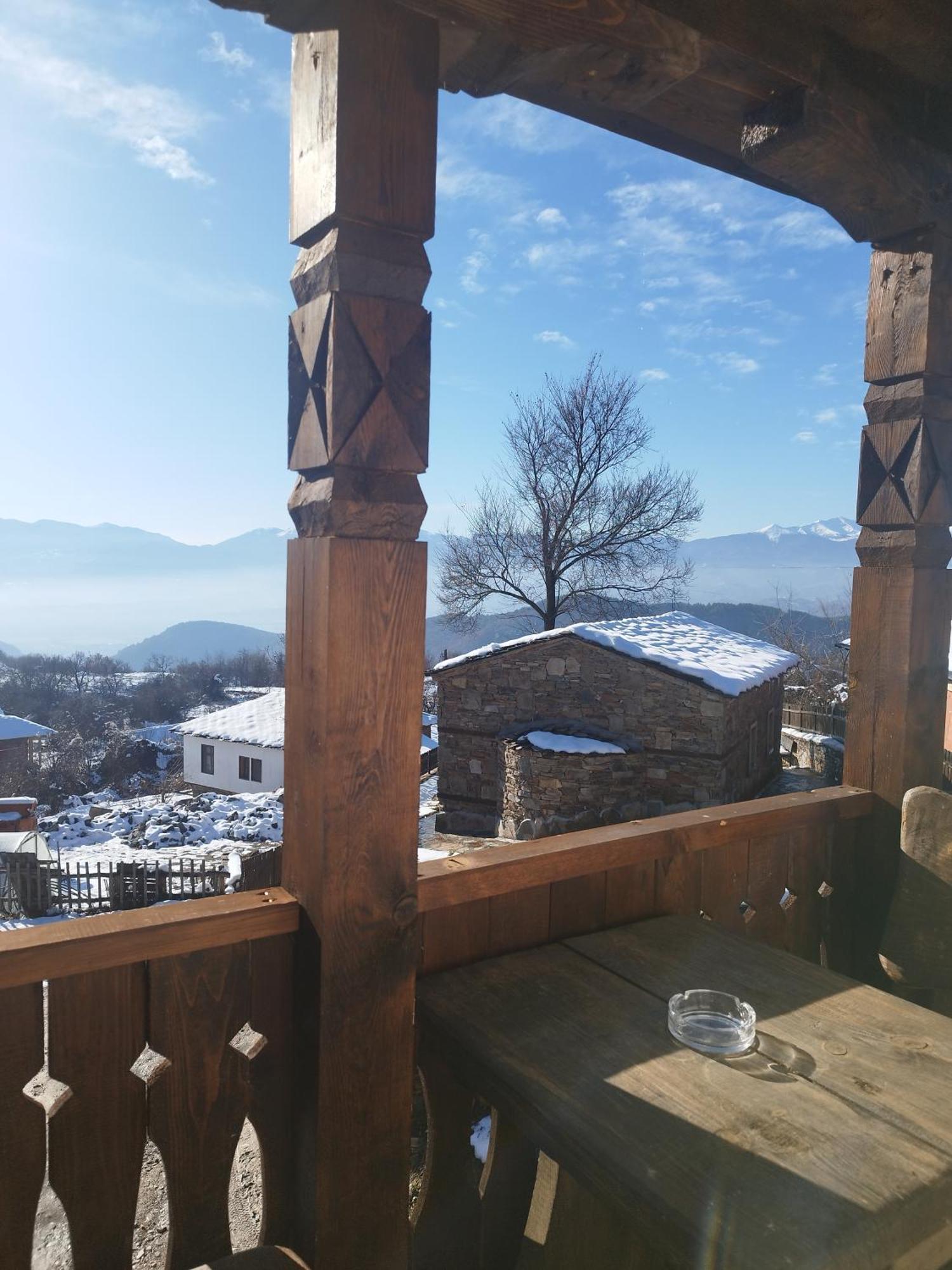 Семеен Хотел Скендерова Къща Leshten Exterior foto
