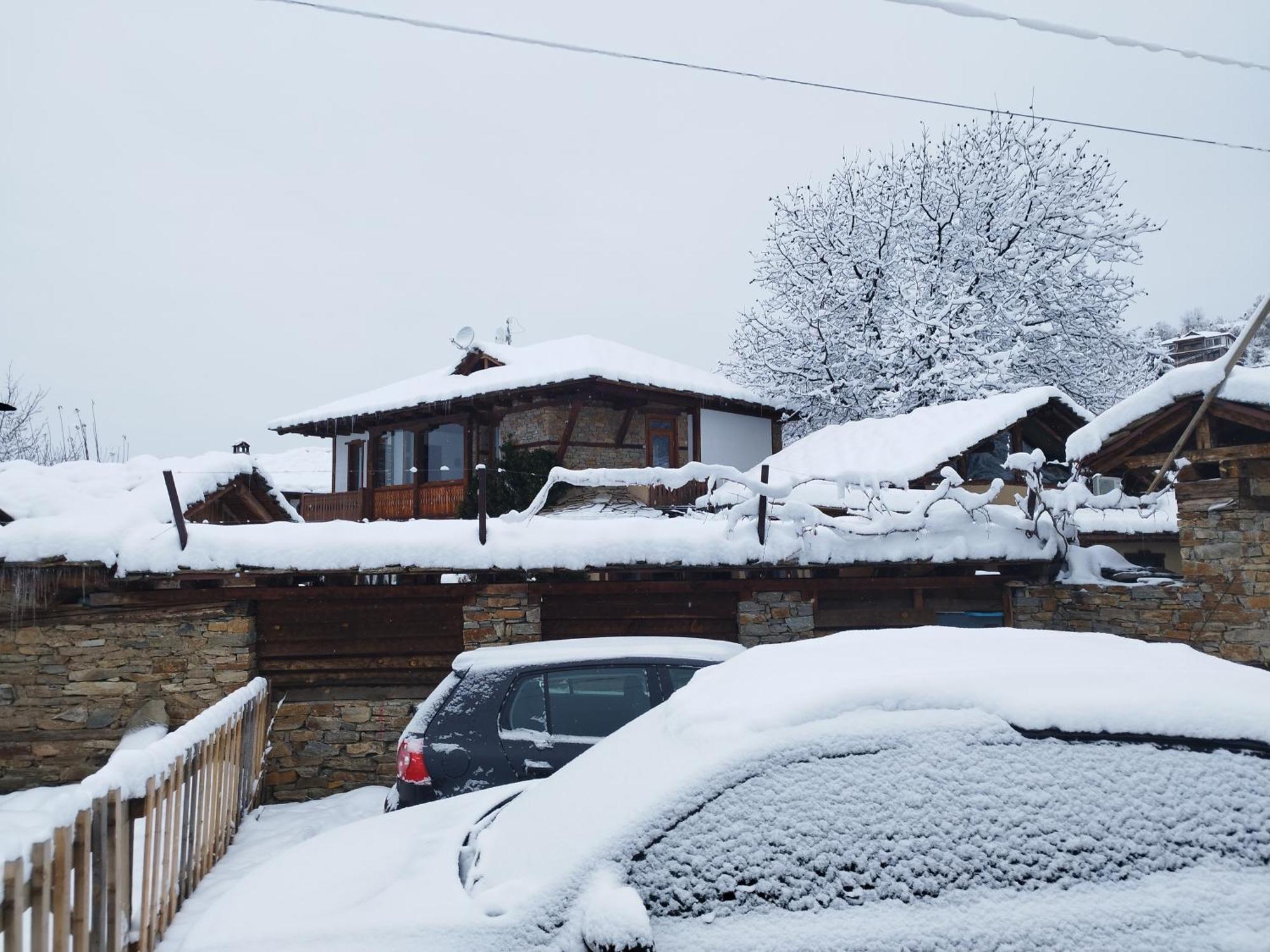 Семеен Хотел Скендерова Къща Leshten Exterior foto